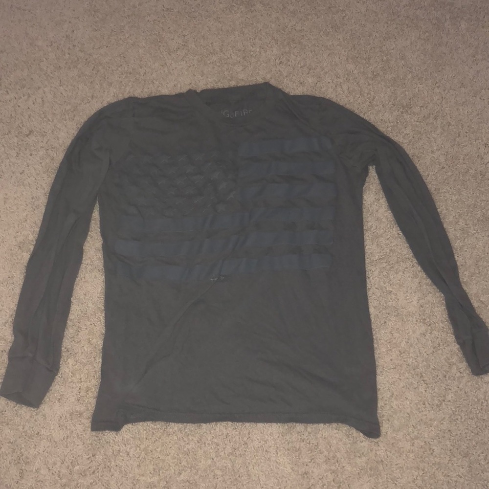 Gray long sleeve American flag tee